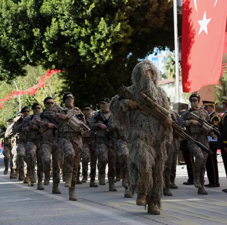 Antalya’da Cumhuriyet Coşkusu Sokaklara Taştı 6